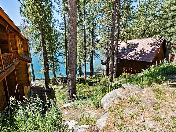 4th image of 15076 Donner Pass Rd