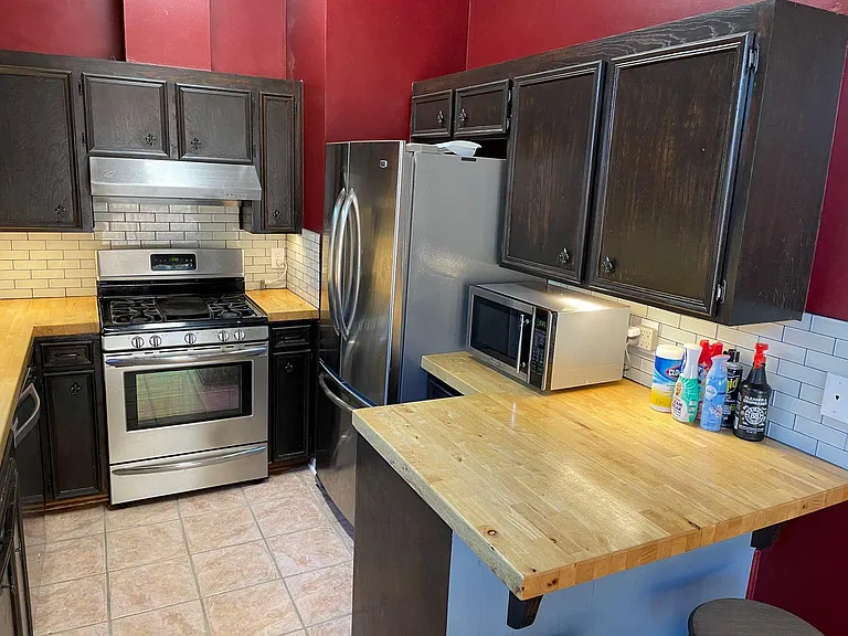 1336 Pecan Sq — Photo 4
