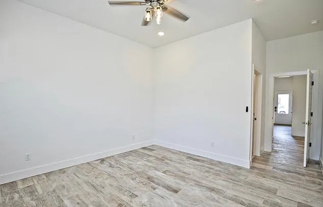 2727 Livingston Sq #1.1 — Photo 14