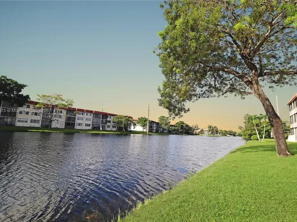 361 S Hollybrook Dr APT 102, Hollywood, FL 33025