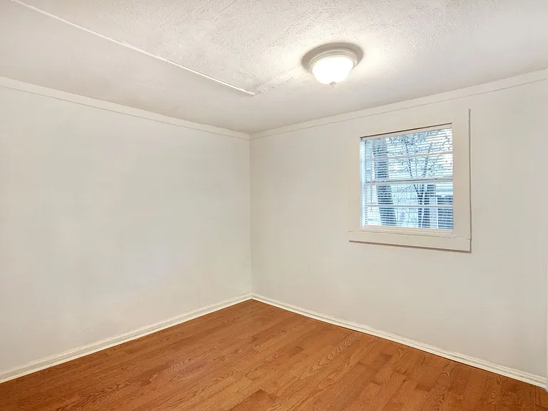2130 E Gwinnett St — Photo 8
