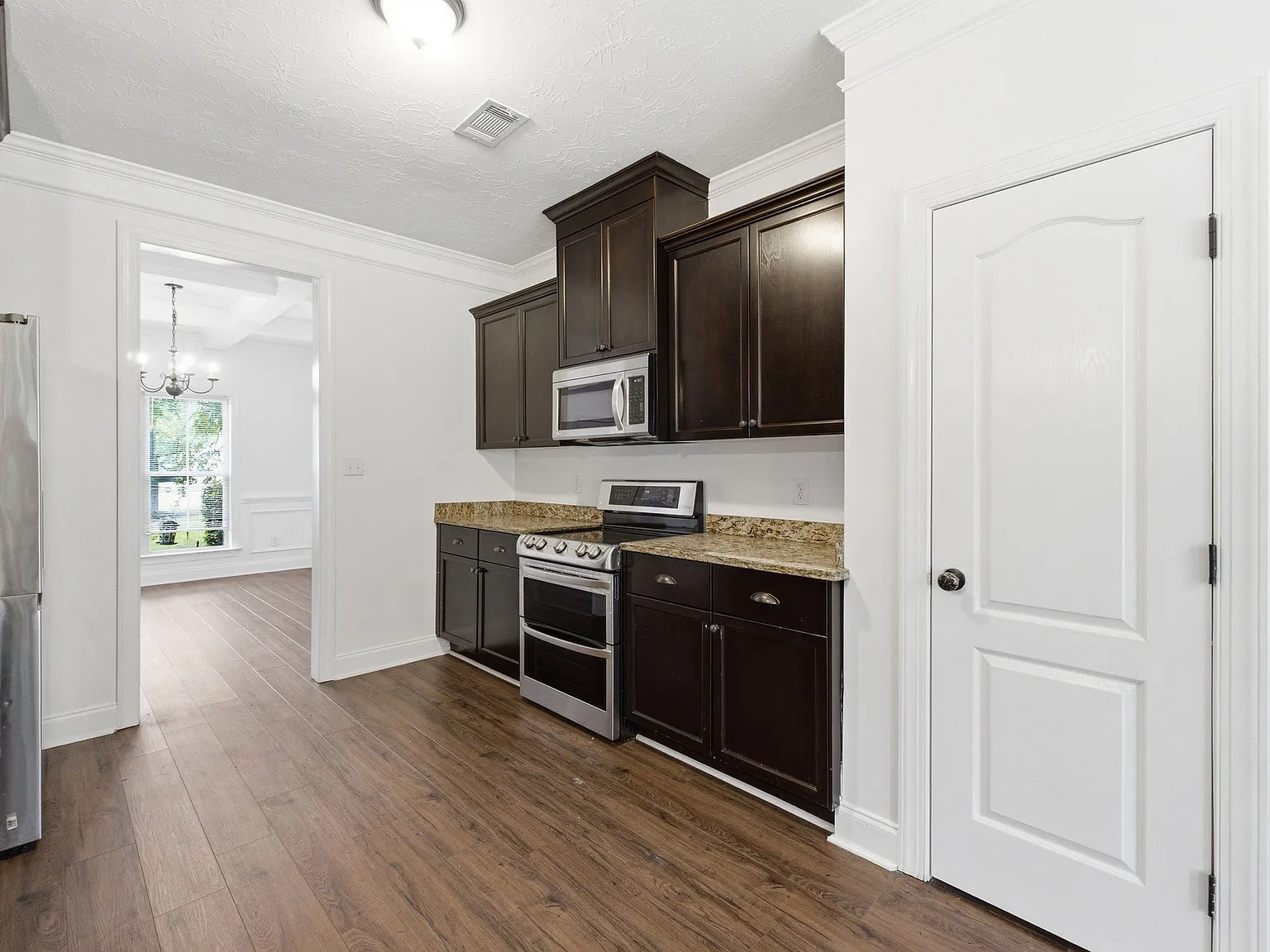 8017 Battle Street - 1 — Photo 4