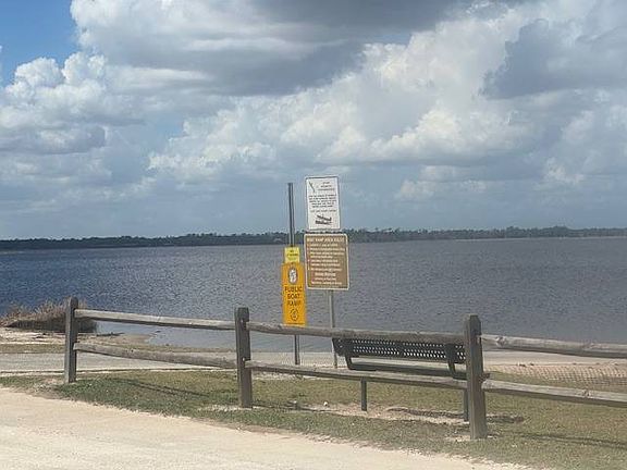 4th image of 402 Satsuma Ln #749