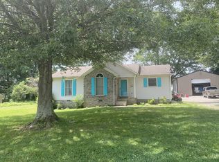 211 Treetop Trl, Lawrenceburg, TN 38464