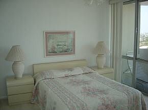 3rd image of 140 Seaview Ct APT 1204