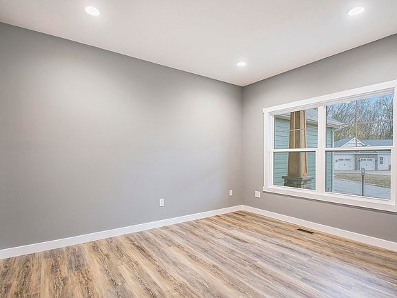 5th image of 51447 Christian Dr