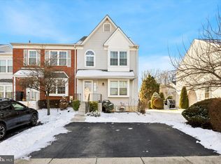 72 Victoria Dr, Aston, PA 19014