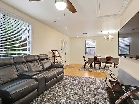 3rd image of 912 Germain St
