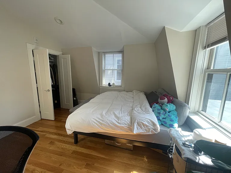 470 Green St #4 — Photo 22