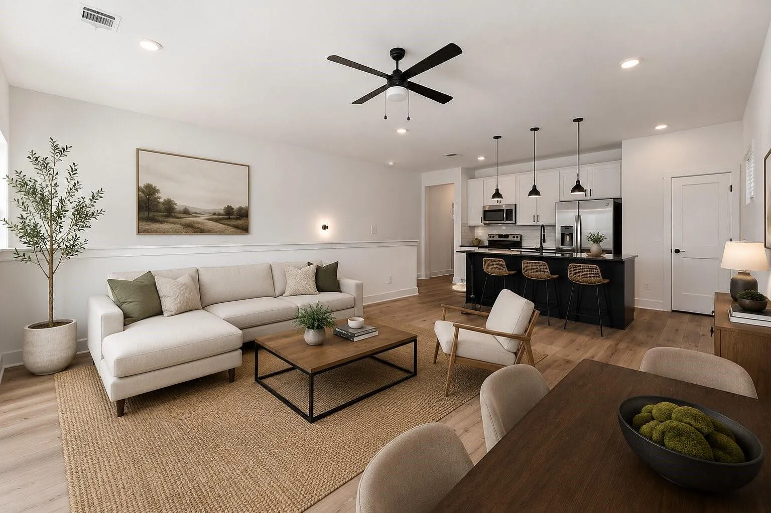 3 bed, 2.0 bath, 1240 sqft, $1,850 — Photo 4