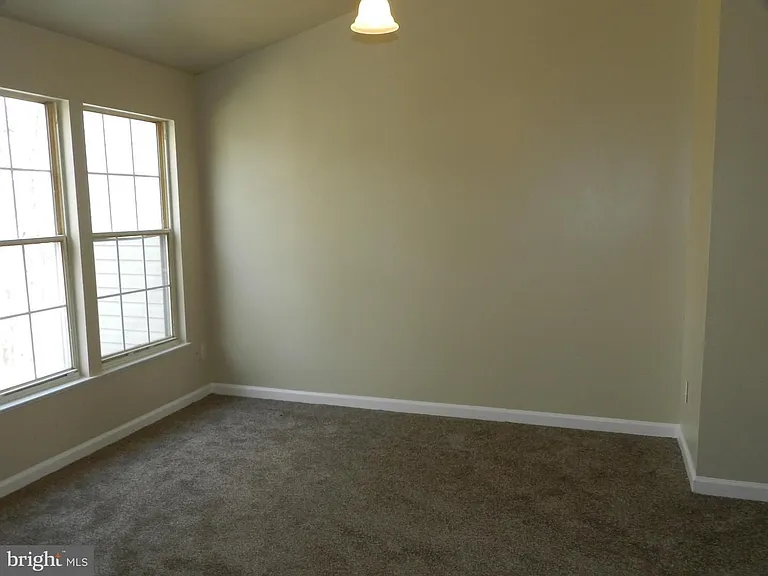 12800 Silvia Loop — Photo 2