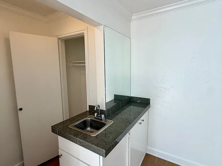 332 Culver Boulevard 363 Pershing — Photo 51