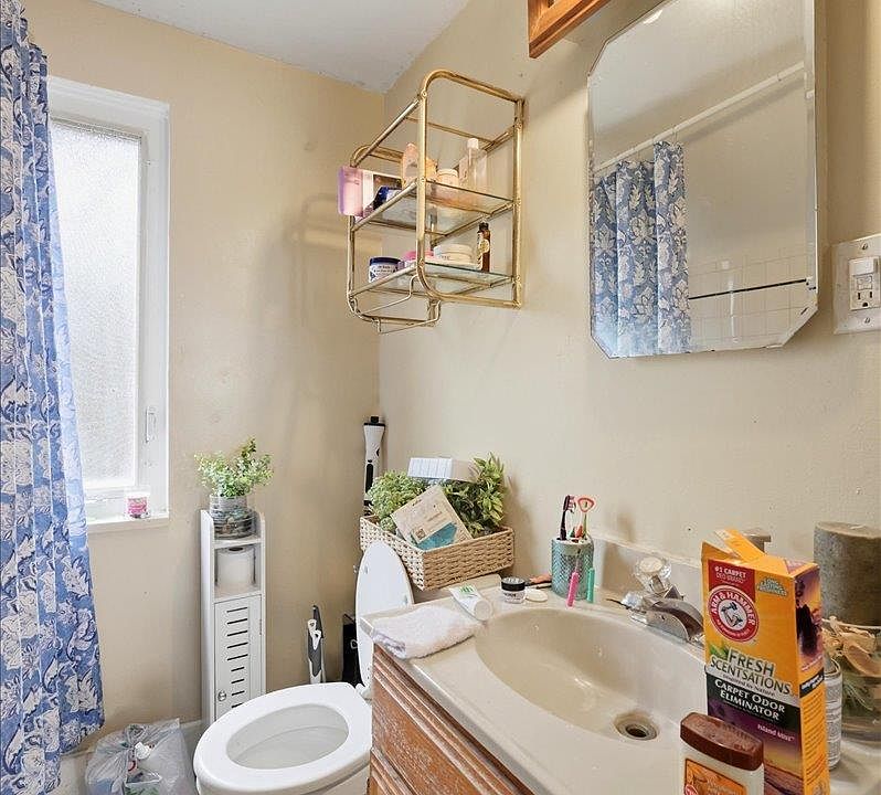 17694 Avon Ave, photo 9