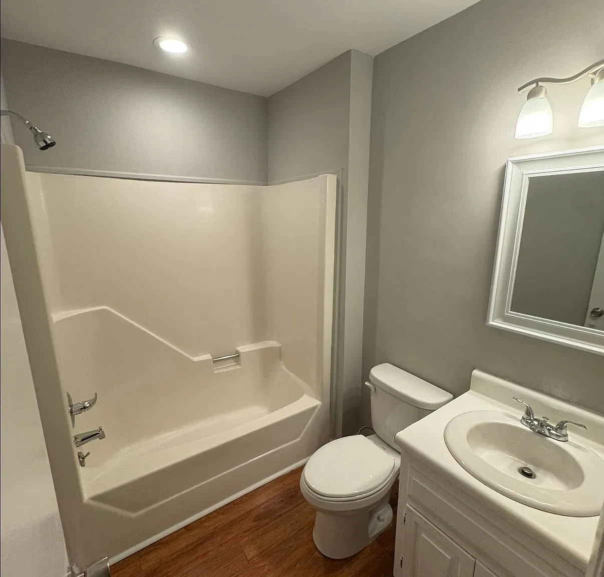 1 bed, 900 sqft, $1,100 — Photo 2
