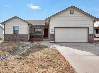 820 N Redbud Ct, Valley Center, KS 67147