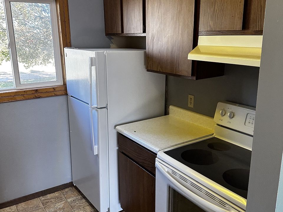 1st image of 384 Railroad Ave #11488047