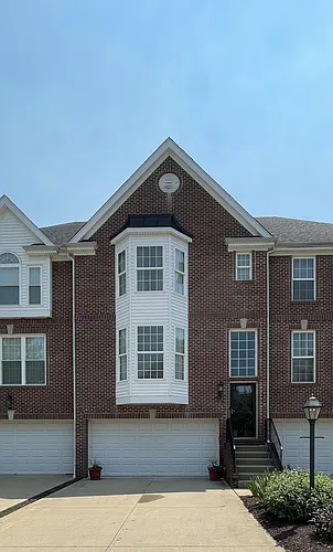 574 E Vanderbilt Dr Photo 1