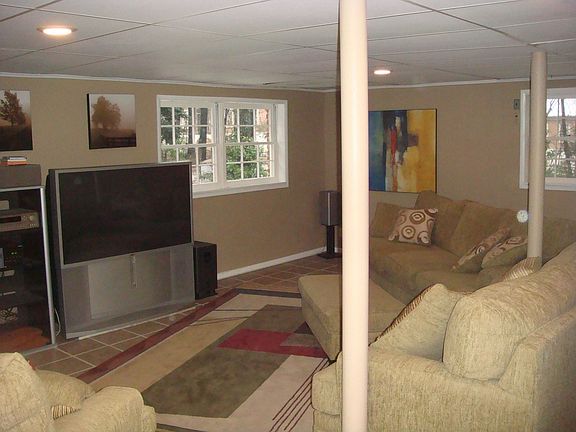 Cozy finished daylight basement with backyard access