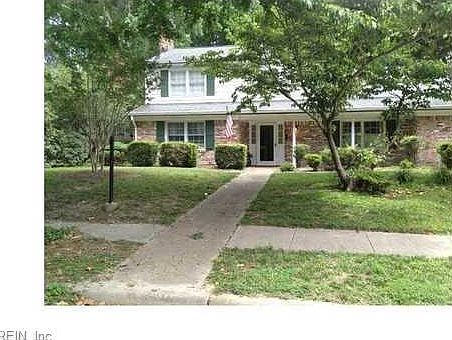 1st image of 940 Duke Of Suffolk Dr