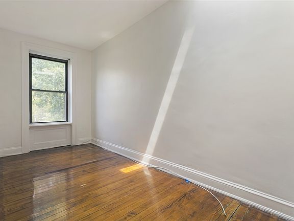 5th image of 73 Sussex St #3
