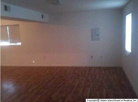 3rd image of 4247 Richmond Ave