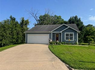 217 E 5th Street Ct, Linwood, KS 66052