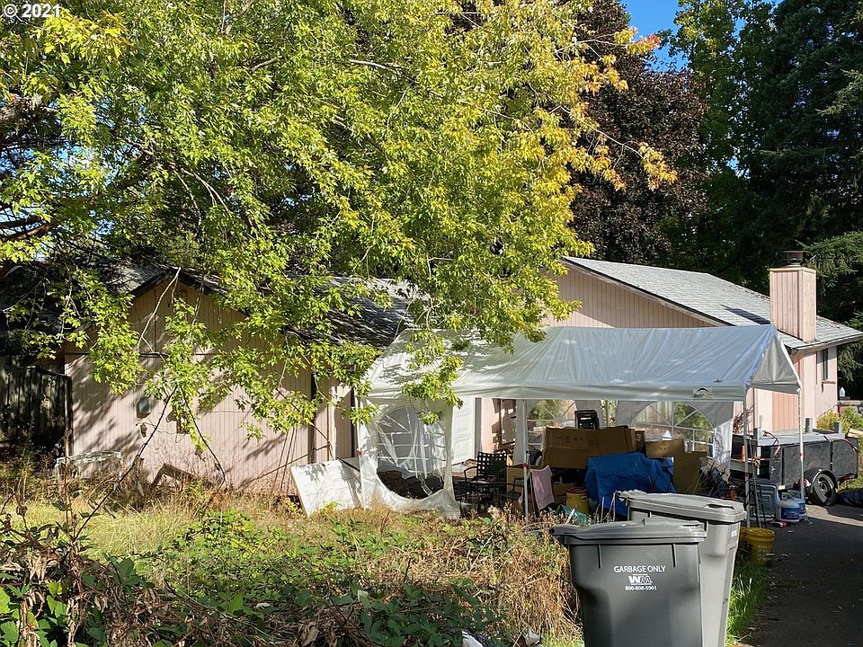 2nd image of 9924 SW 37th Ave
