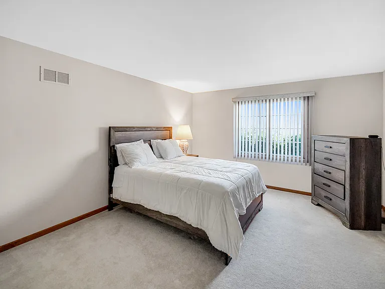 15538 Royal Glen Ct — Photo 11