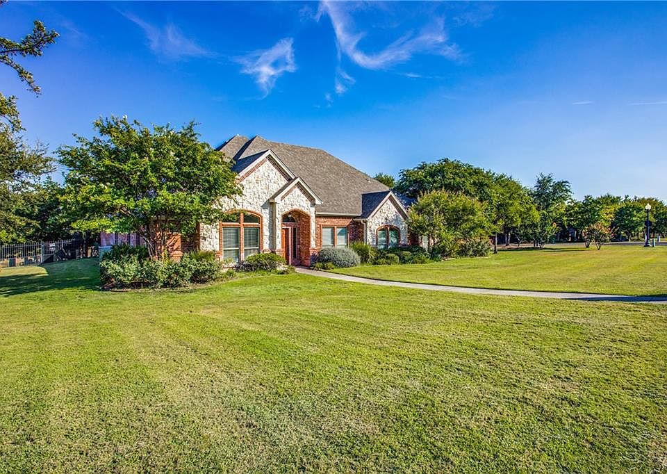 1st image of 100 Oakvista Dr