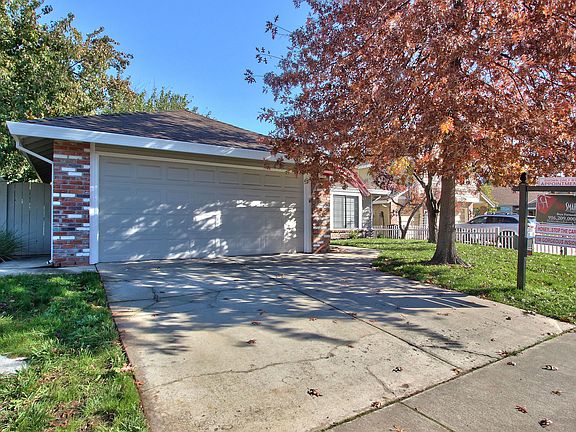 3rd image of 7732 Auburn Woods Dr