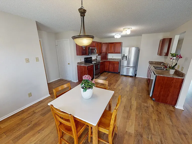15312 Beam St — Photo 8