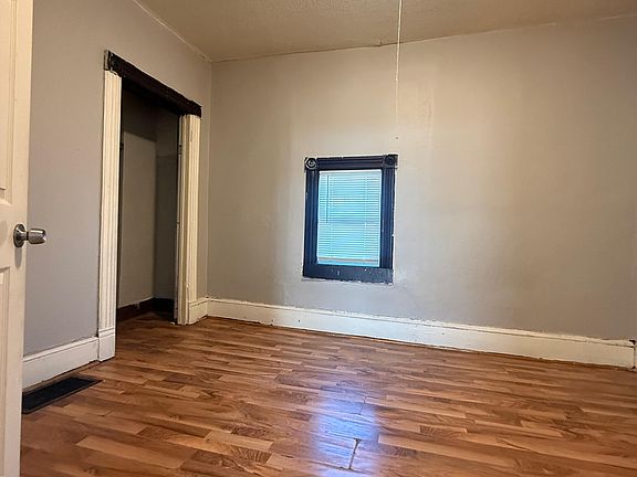 3rd image of 1010 21st Ave N #1
