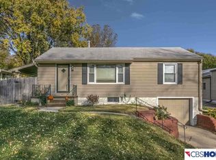 4005 Clifton Dr, Omaha, NE 68134