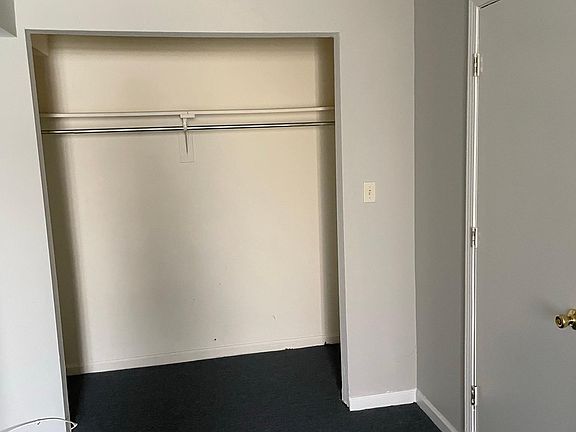 4th image of 2246 W Warren Blvd