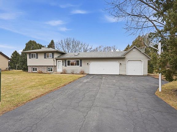 2nd image of 3880 Sunny Wood Dr