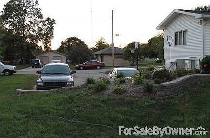 4th image of 502 Mill St