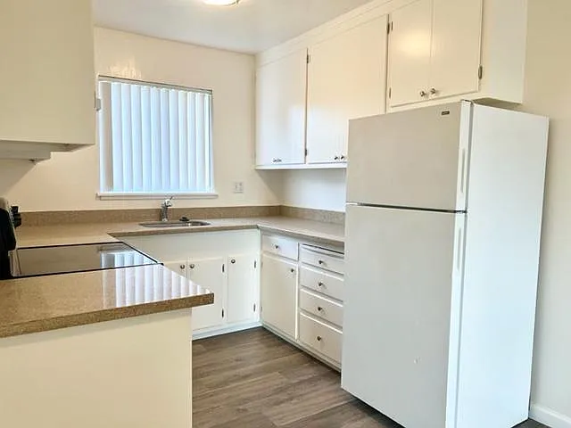 2225 7th Ave — Photo 3
