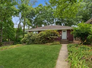 104 Lincoln Pl, Waldwick, NJ 07463