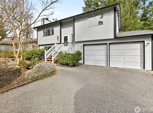5830 NE 204th Pl, Kenmore, WA 98028