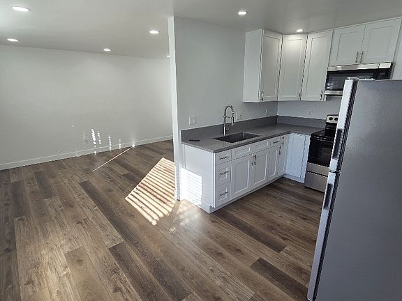 4th image of 4493 48th St APT 2