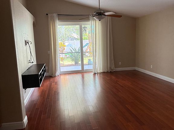 2nd image of 1549 Sweetspire Dr
