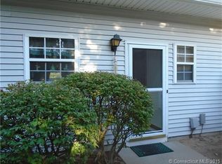 100 Misty Meadow Ln, South Windsor, CT 06074