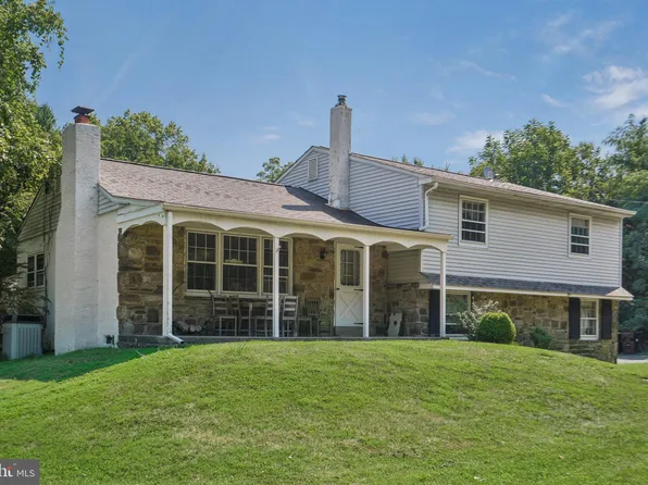 817 Hoover Rd, Blue Bell, PA 19422