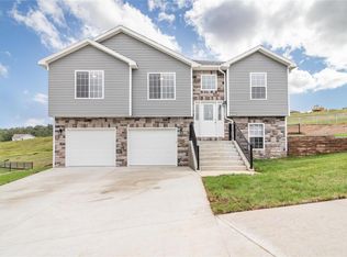 203 Ridgeview Dr, Saint Robert, MO 65584