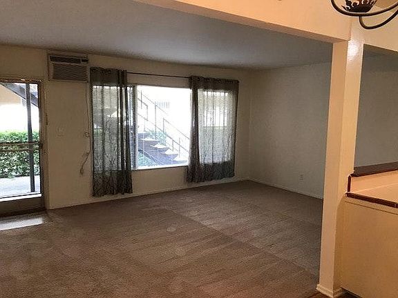 3rd image of 145 N La Peer Dr APT 3