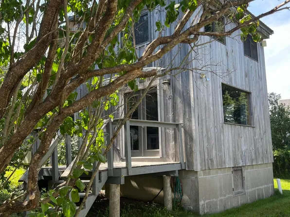 17 Clark Street, Eastport, ME 04631
