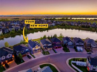 160 NE Kinniburgh Loop, Chestermere, AB T1X 0V1