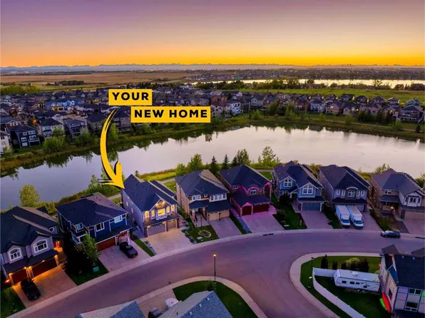 160 NE Kinniburgh Loop, Chestermere, AB T1X 0V1