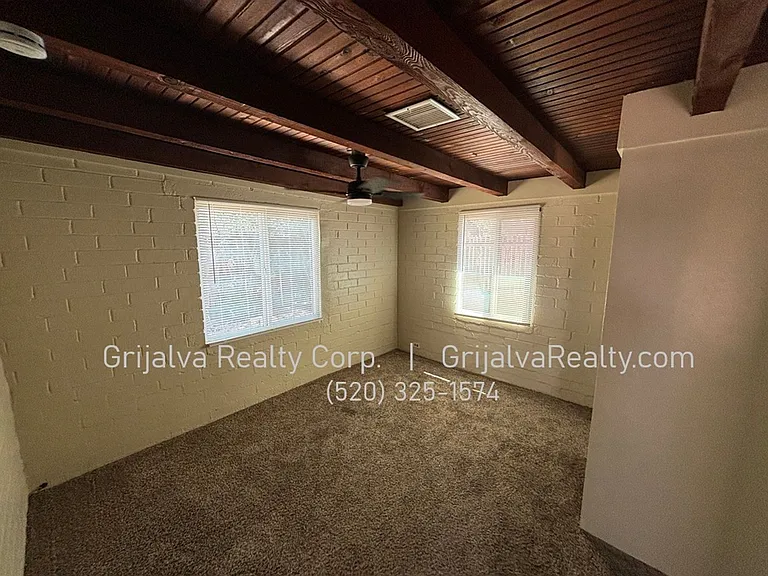 2606 Columbus — Photo 6