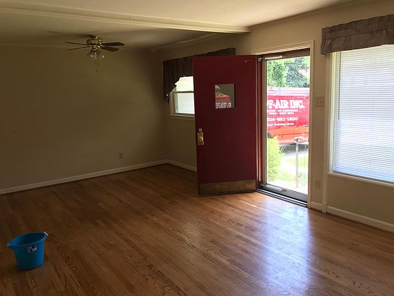 4th image of 105 Saint Daniel Ln